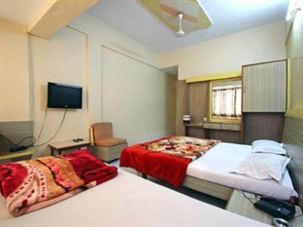 Hotel Tourist International Pune Exterior foto